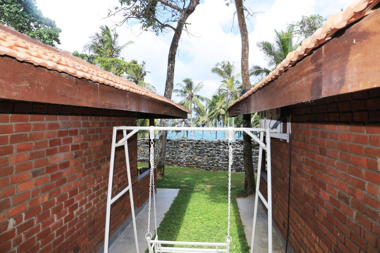 Click Hiriketiya Hotel Dikwella Exterior foto