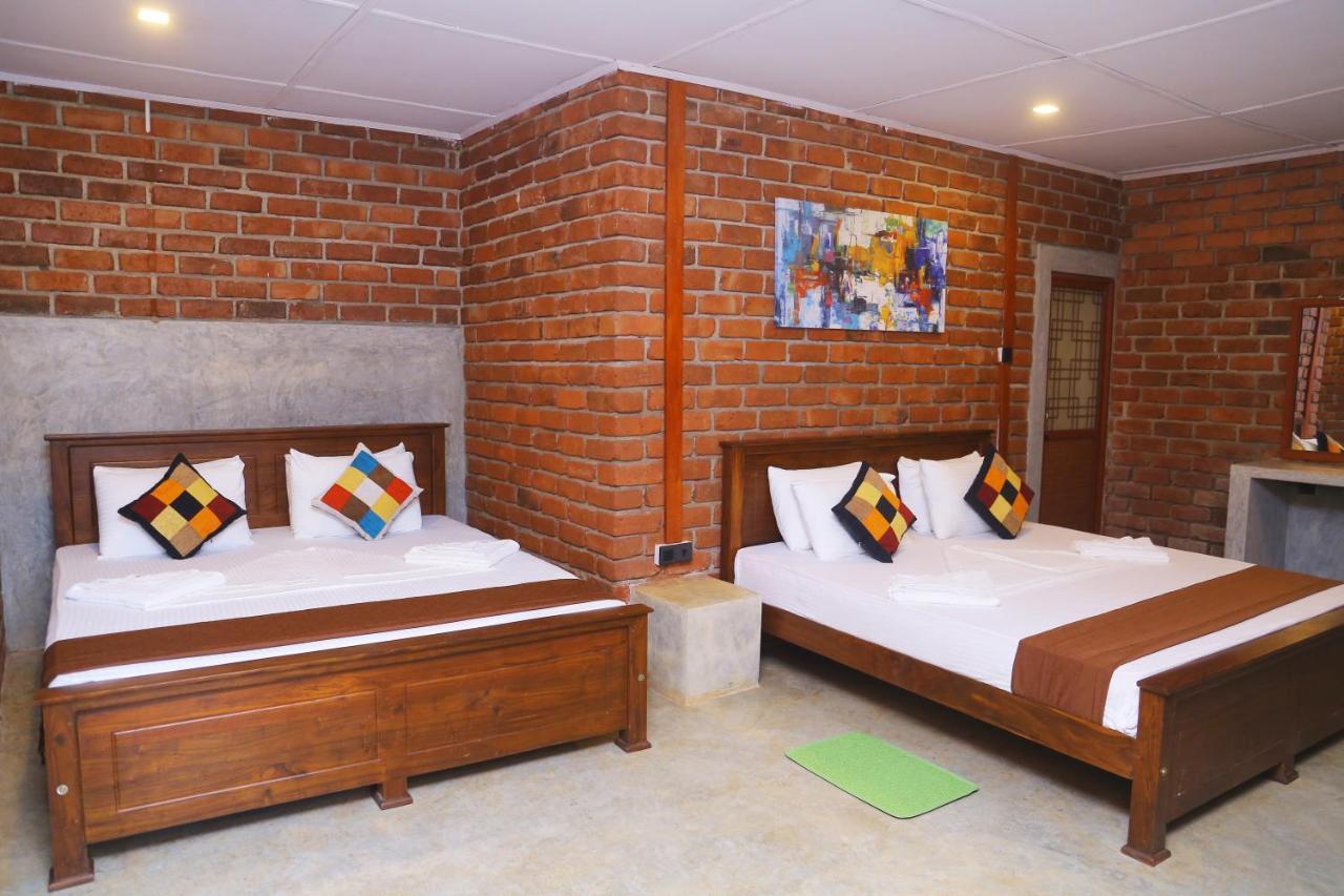 Click Hiriketiya Hotel Dikwella Exterior foto